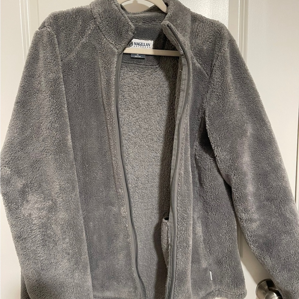XL, Magellan, grey, fluffy, zip up jacket